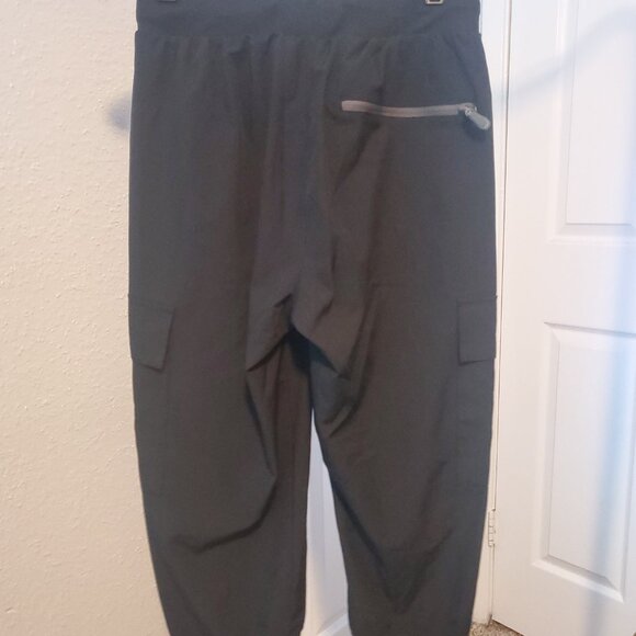 Libin Women's Cargo Capri Pants - Picture 5 of 5